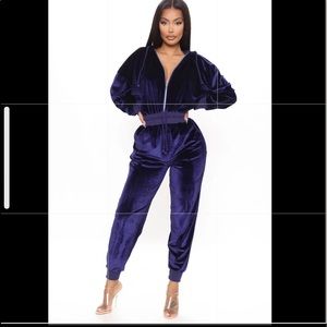 Beautiful sweatsuit jumpsuit from Fashion Nova  never worn
